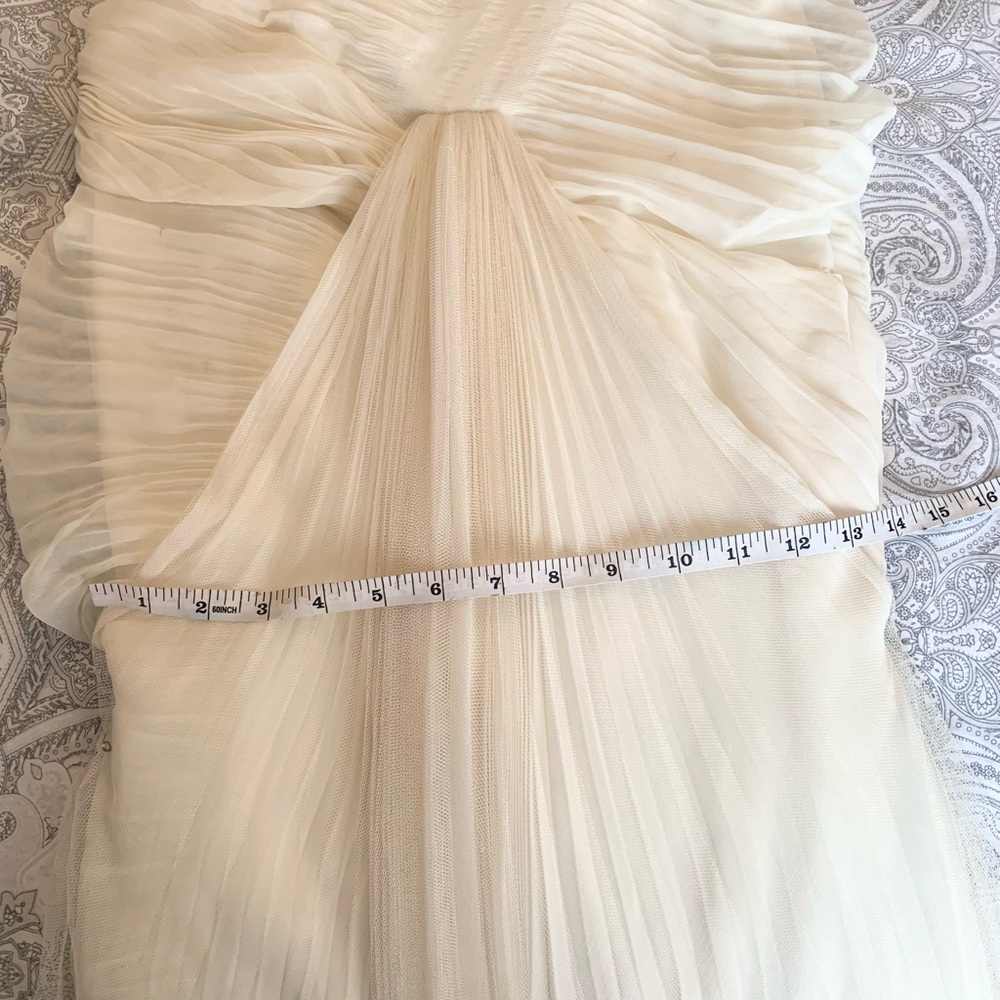 Vera Wang Hayden Wedding Dress - Picture 8 of 16